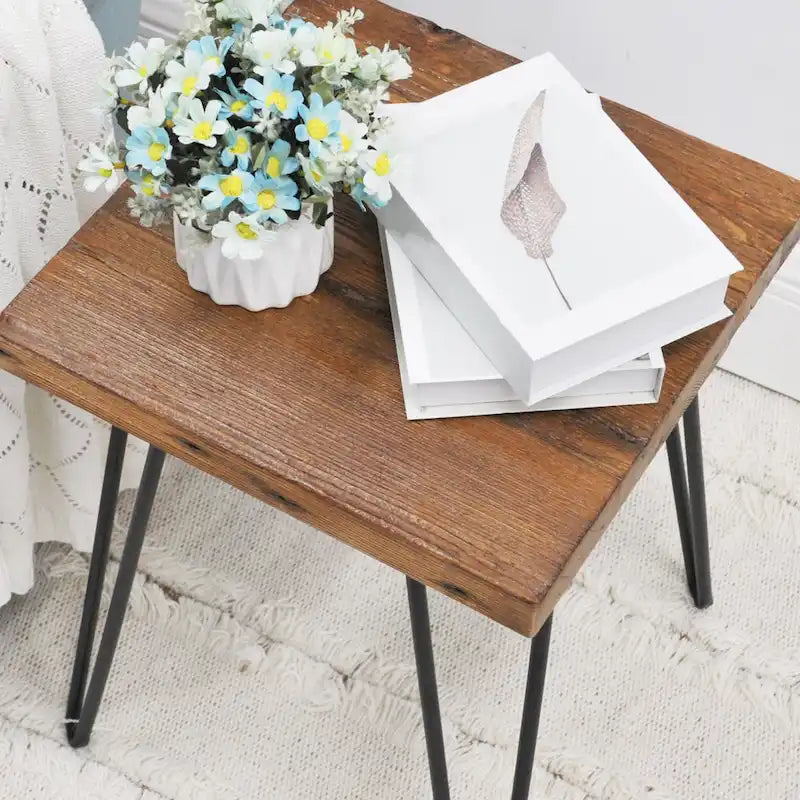 Table d'appoint en bois avec pieds épingles en fer